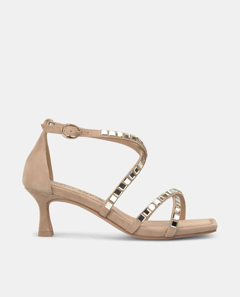 SANDALIA CON TIRAS JOYA