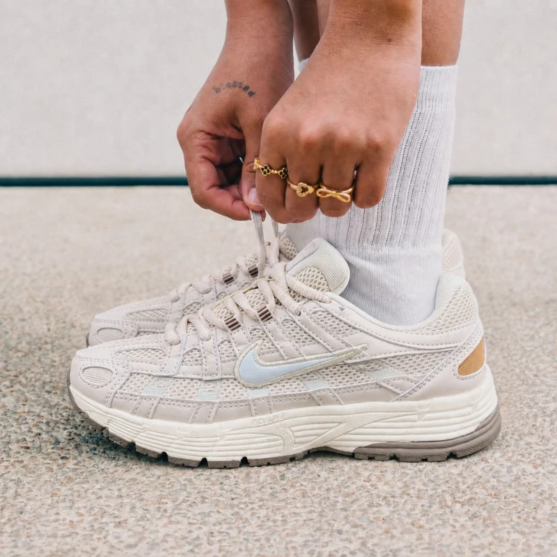 NIKE P-6000 BEIGE