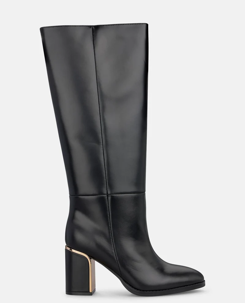 BOTA DE PIEL CON TACÓN