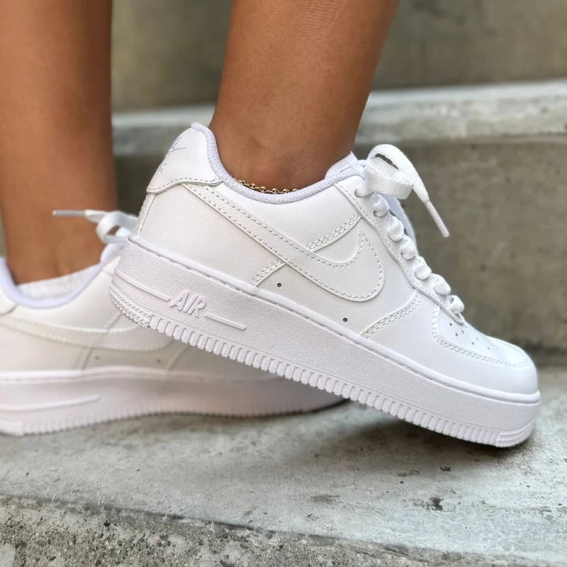 NIKE AIR FORCE ONE CLASICA
