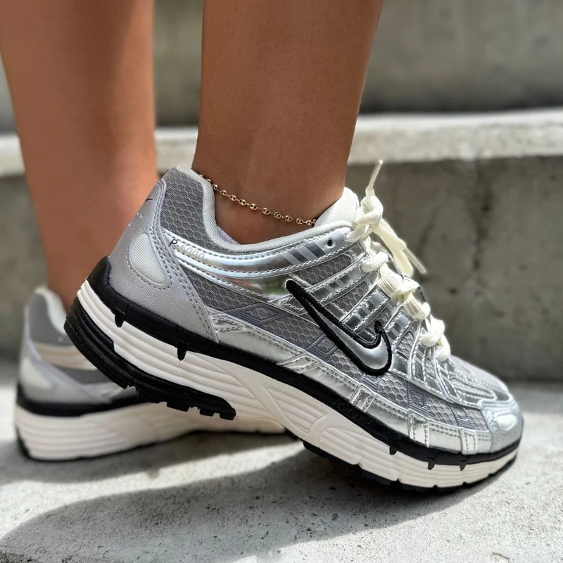 NIKE P-6000 PLATEADA