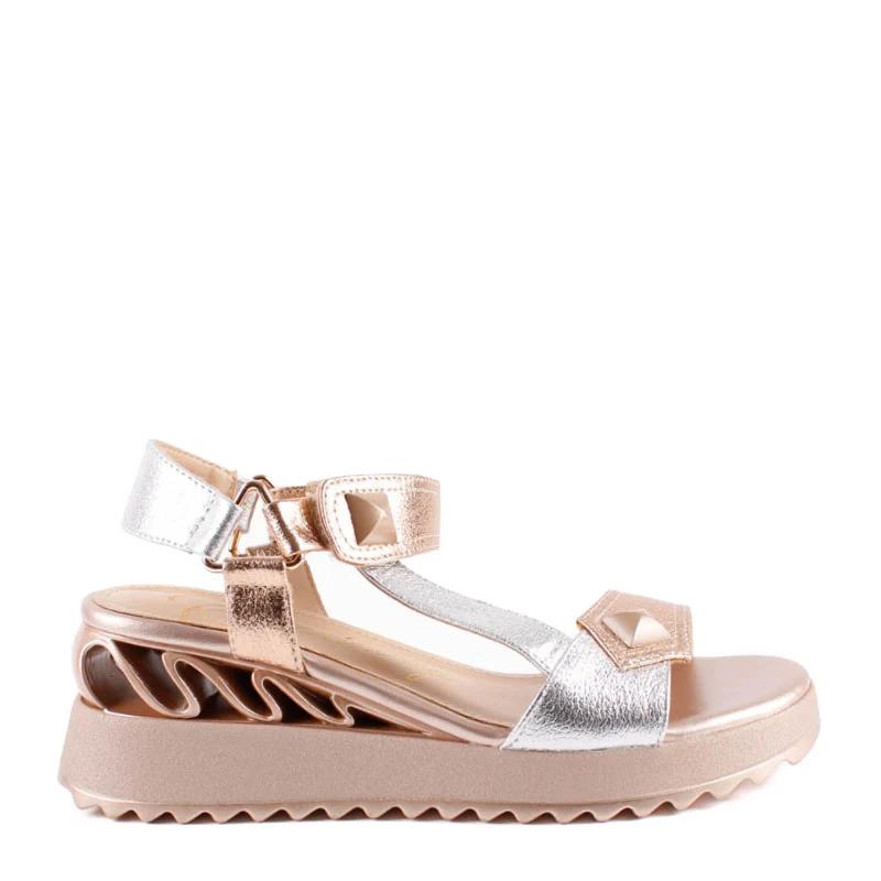 SANDALIA CUÑA TACHA ORO ROSA 85803D