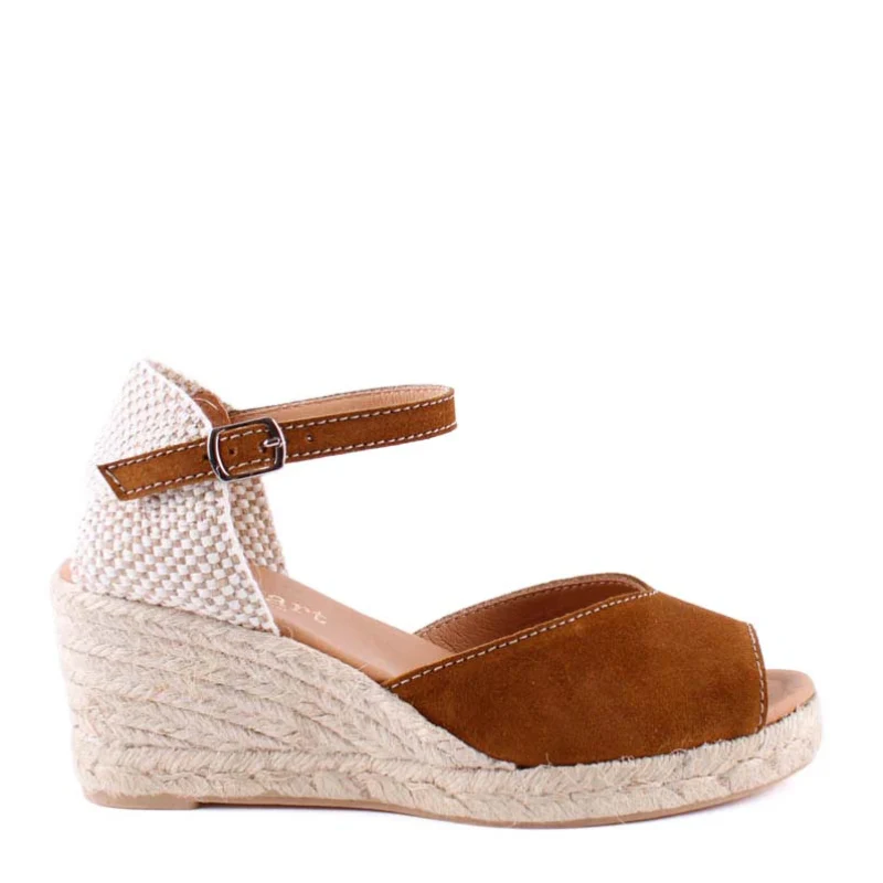SANDALIA YUTE SERRAJE CUERO ADN5-S440