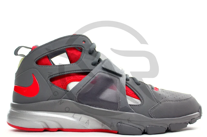 NIKE ZOOM HUARACHE TR MID – NCAA PRO COMBAT PACK (OHIO STATE)