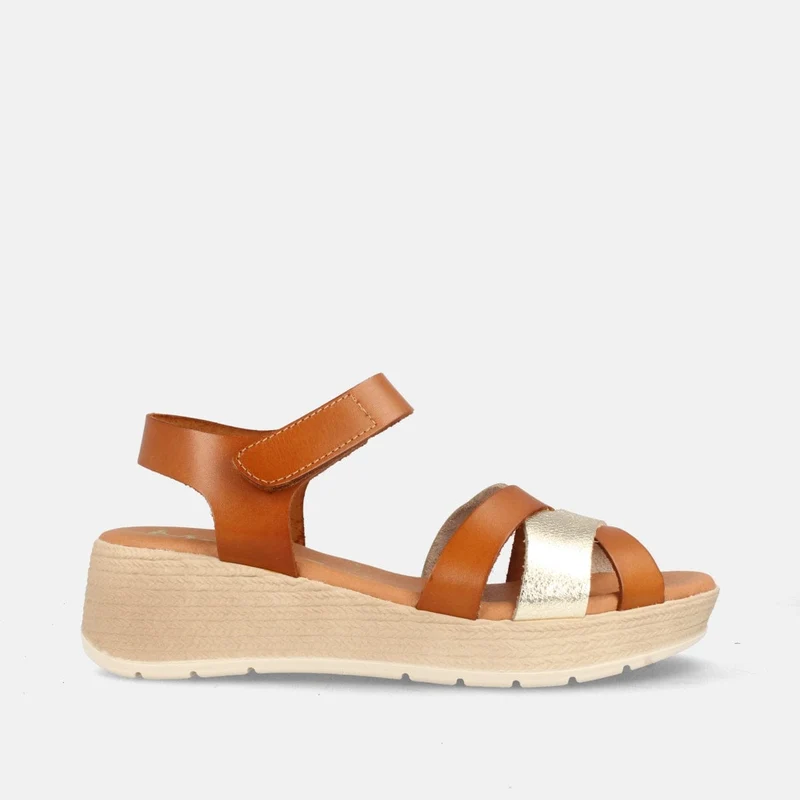 Sandalias de Cuña Cuero con Detalle Platino y Cierre de Velcro | Modelo Doraz de Marila Shoes