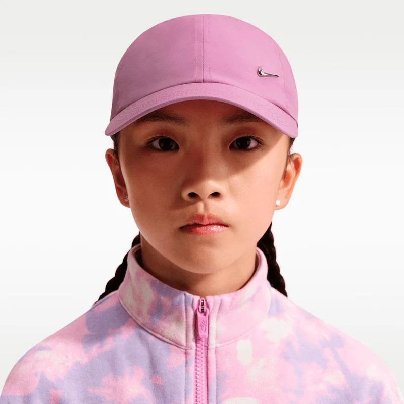 Gorra Nike DrI-Fit Club Sin Estructura Con Logotipo Swoosh Metálico - Niño/a