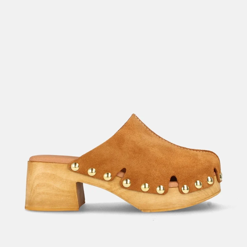 Zuecos de Tacón Setter en Serraje con Perforaciones y Tachuelas | Modelo Mova de Marila Shoes
