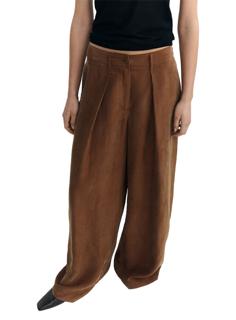Pantalón Relaxed Pinza Marrón Cirila