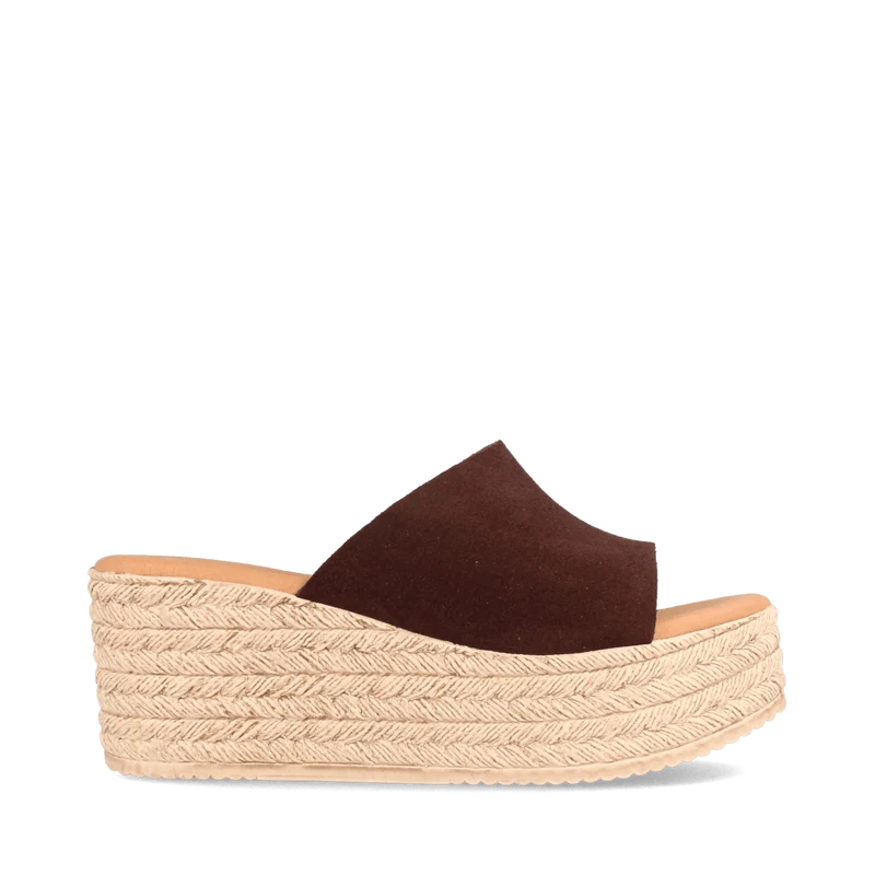 Sandalias de Cuña Marrón con Plantilla Acolchada | Modelo Aris de Marila Shoes