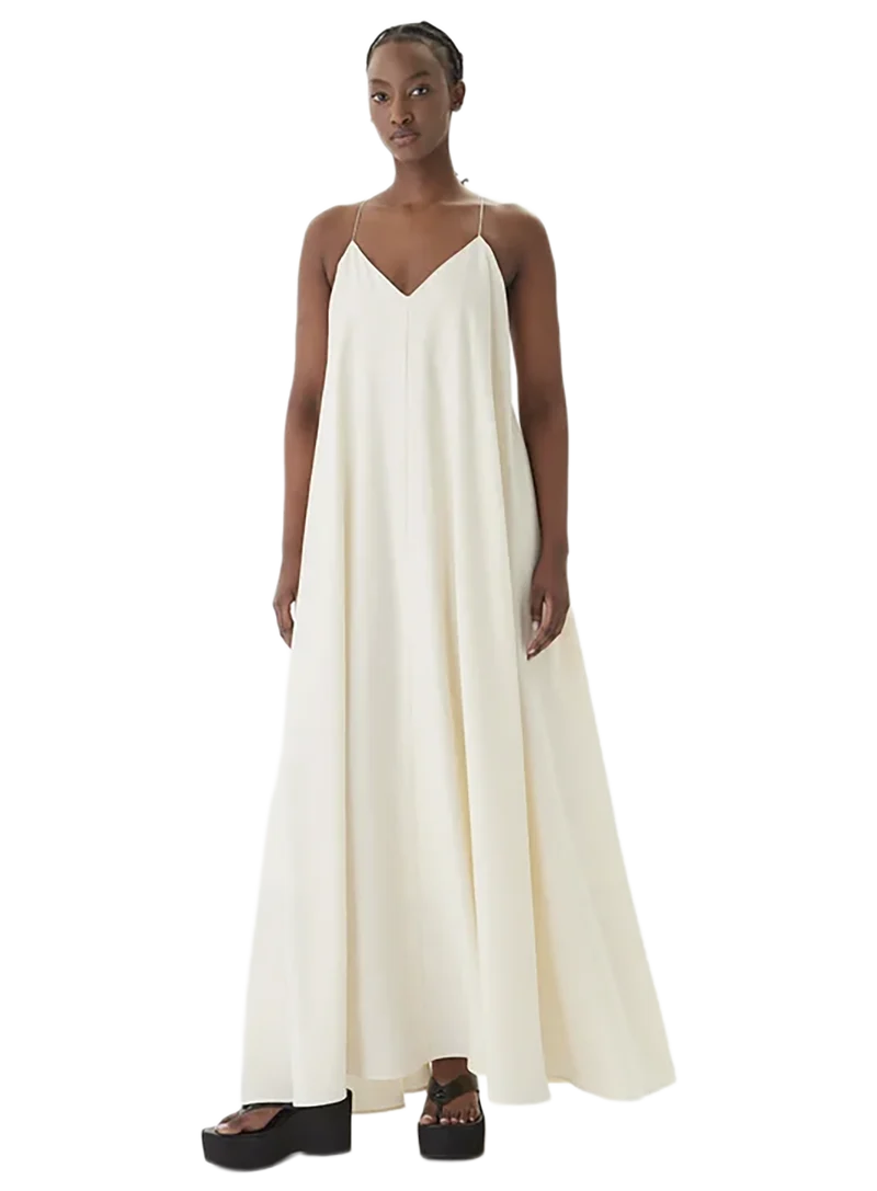 Vestido Con Tirantes Finos Y Escote Pico