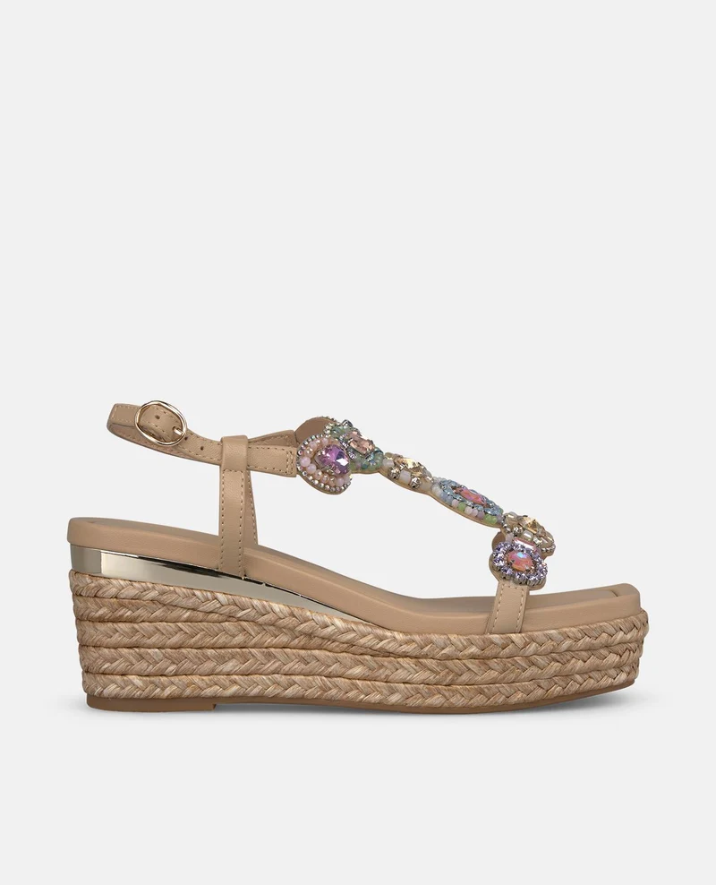 SANDALIA CON PEDRERIA CIRCULAR