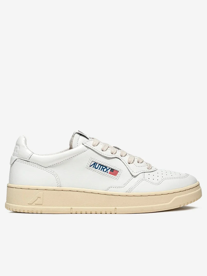 W Medalist Low Sneakers