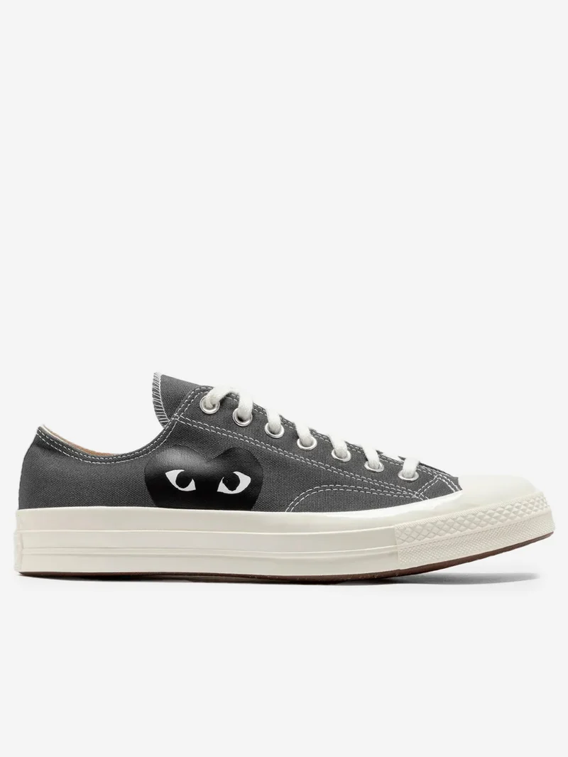 Chuck 70 OX grigie con cuore grande nero x CDG