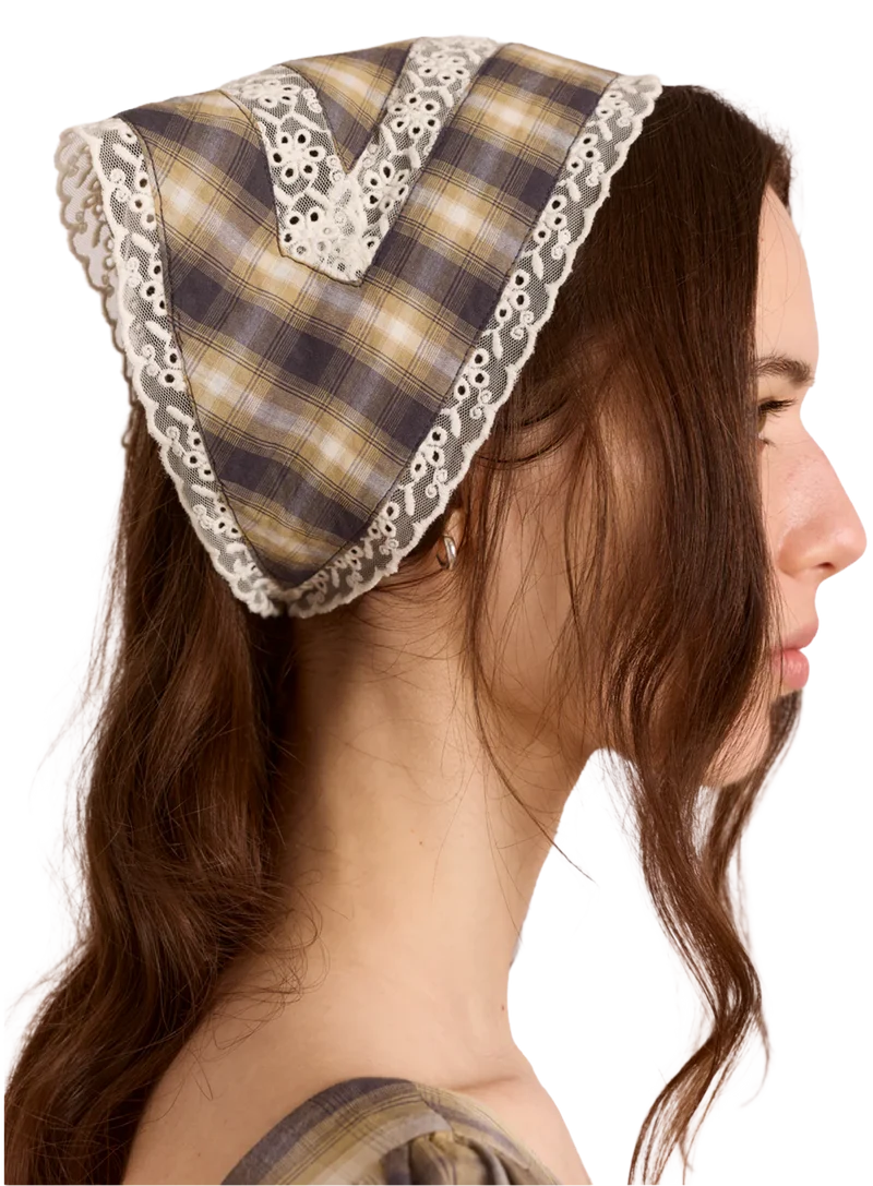 Diadema With Lace Detail