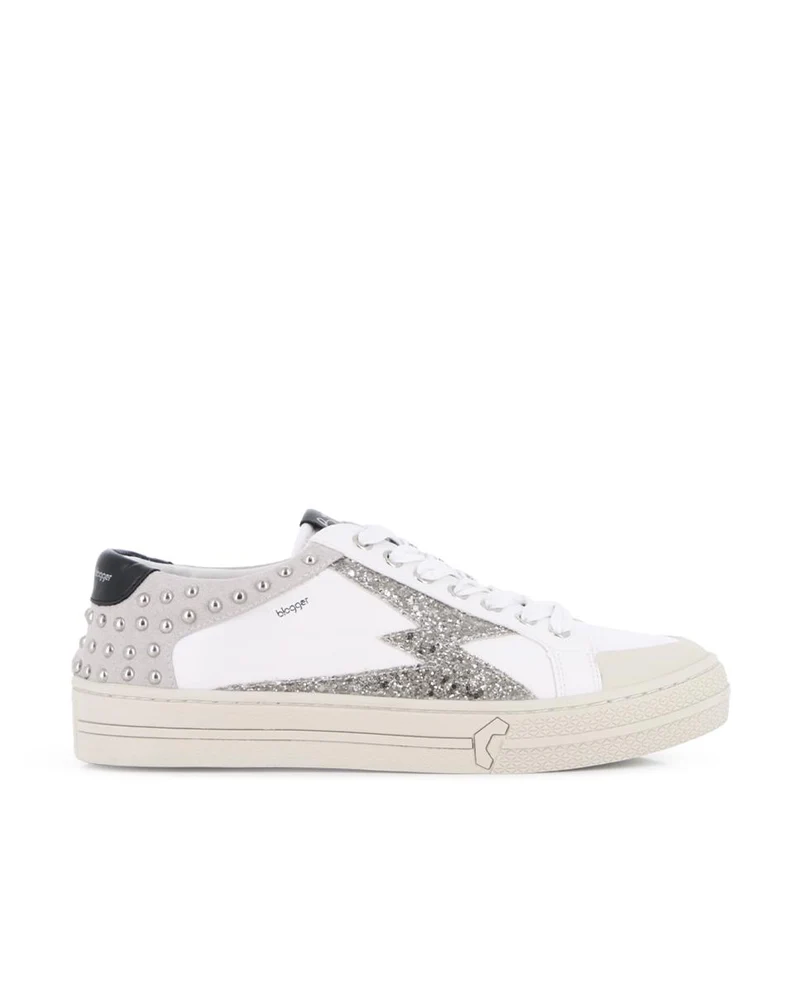 Sneakers Gaming Blogger
