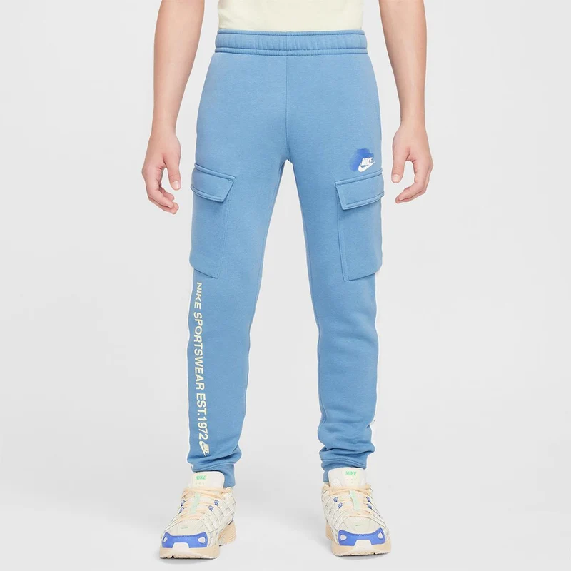 Nike Sportswear Standard Issue